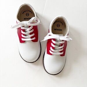 Footmates Apple Red & White Saddle Shoes toddler 8.5